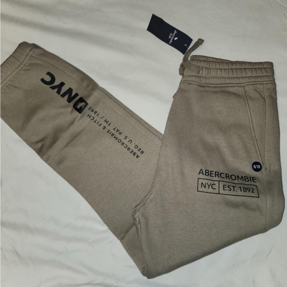 Abercrombie Kids Fleece Jogger size 9/10 NWT - Picture 2 of 4